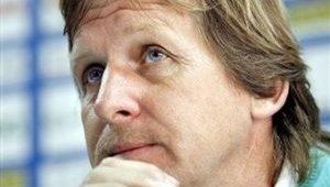 Точат ножа на Бернд Шустер