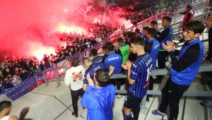 Бой преди ШЛ! Ултраси на Аталанта нападнаха фенове на Юнайтед + ВИДЕО