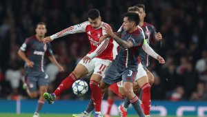 Арсенал потрепери, но все пак пак удари Олимпиакос с 2:0