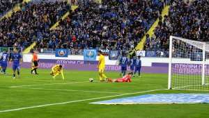 Шамар за Левски! Звезда на "сините" с контузия 