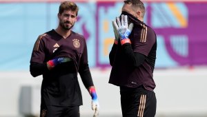 Гаджето на немски национал подкрепя два отбора + СНИМКИ