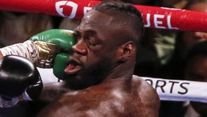 Бит и потрошен: Забраниха на Уайлдър да стъпва на ринга за 6 месеца