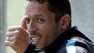 И Адриано напуска Барса, утре подписва с Лацио