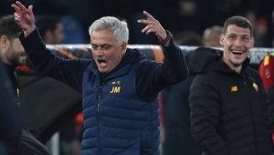 Жозе Моуриньо отсвири Челси, остава в Рома