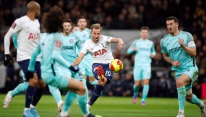 Кейн вкара два пъти и прати Шпорите напред за ФА Къп