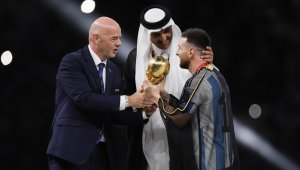Предлагат 1 милион долара за наметалото на Меси