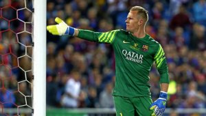 Тер Стеген с контузия в коляното