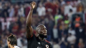 30 000 свирки за Лукаку! Дали обаче няма да прекратят мача?