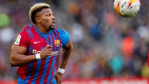Португалец задържа Траоре в Барса