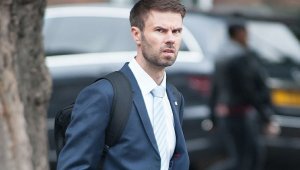 Деца спипаха физиотерапевта на Хъдърсфийлд да прави секс в съблекалнята