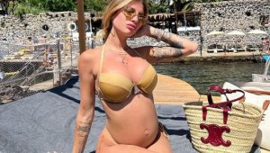 Татуирана футболна мацка пръска сексапил и в 9-ия месец + СНИМКИ