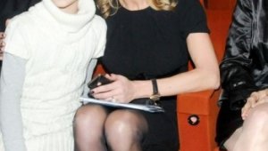 Стефка Костадинова вдъхна кураж на волейболистите ни