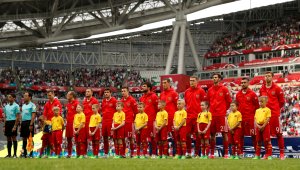 Сборная си уреди мачове с Италия и Испания