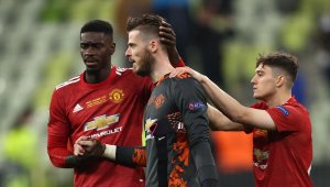 Де Хеа е притеснен за бъдещето си в Юнайтед и прекъсна ваканцията си