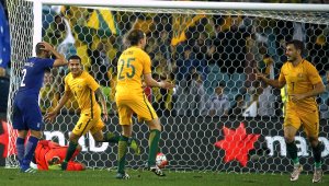 Австралия излъга Гърция в края