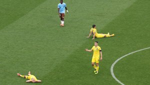 Зеленски към украинските национали: Вие се борихте за страната ни