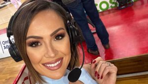 Секси журналистка очарова Евролигата + СНИМКИ