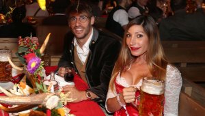 Фенове на Байерн скочиха на Ковач заради тъжния Хави + СНИМКИ