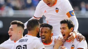 Валенсия се надигна, след като потопи "жълтата подводница"