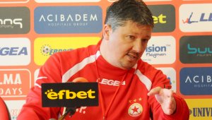 ЦСКА не се нуждае от Петев, а от лидер като Любо Пенев