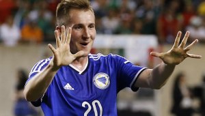 Босна удари Мексико в контрола