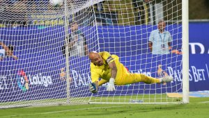 Разкритие! Стана ясно дали Ники Михайлов отново ще пази за Левски