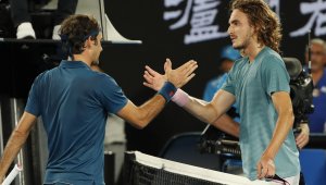Кралят е свален от трона! Гръцки талант изхвърли Федерер от Australian Open