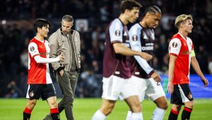 Нов куриоз в Лига Европа: Съдия се извини на треньор за голям гаф