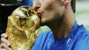 Франческо Тоти хвали Де Роси и стиска палци на Буфон