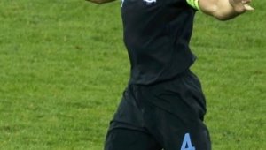 Стиви Джи: Трябва да завършим първи в групата