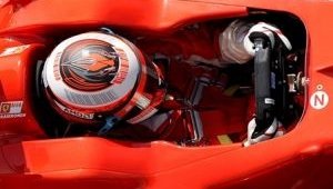 Ферари доминира на тренировките в Испания