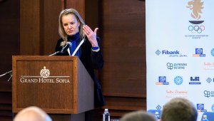 Стефка Костадинова: Ще се съобразя моментално с решението на българския съд