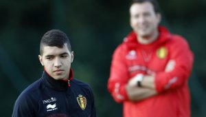 Белгийски национал заменя Марез в Лестър?