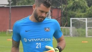 Жажда измъчи Митрев след подъл детски номер