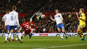 Юнайтед громи за ФА, Швайни бележи със задна ножица + ВИДЕО