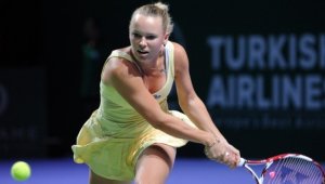 Возняцки отново разочарова в Истанбул