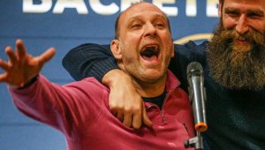 Тити към феновете: Пушете по-малко и давайте 5 лева месечно за Левски