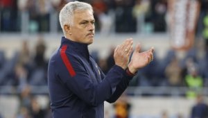 Истинска сензация за Моуриньо! Ето кой гранд покани Жозе за треньор