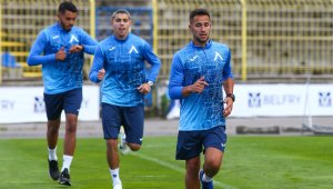 Левски започна само с 12 футболисти и без Мъри Стоилов