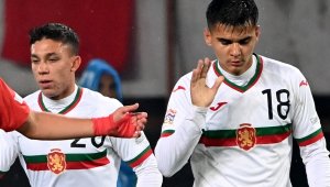 Засилиха "лъвовете" на по-малък стадион в Кипър