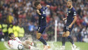 И прекъсване от 90 минути не спря шотландците към 10 поредни победи в квалификации