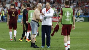 Слуцкий: Английските фенове освиркваха руския химн!