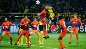 Дортмунд пак се издъни срещу АПОЕЛ и практически отпадна + ВИДЕО