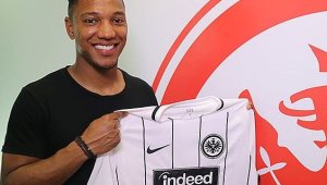 Айнтрахт привлече холандски национал от Наполи