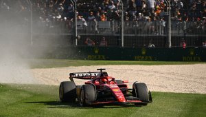 Проблеми за Макс на "Албърт Парк", Албън се разби здраво