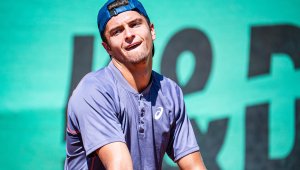 Александър Василев видя сметката на Очи в Гърция 