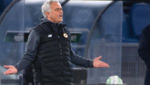 Жозе Моуриньо отново скочи на съдията