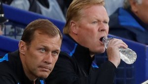 Евертън още чака оферти за Баркли