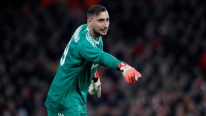 Челси се огледа и в Донарума 