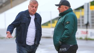 Кризата в Левски: Наско Сираков отсвири Диксън, дава акциите на букмейкър?